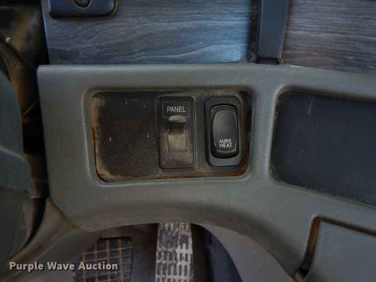 image for item DJ6687 2007 Freightliner Columbia 120  semi truck