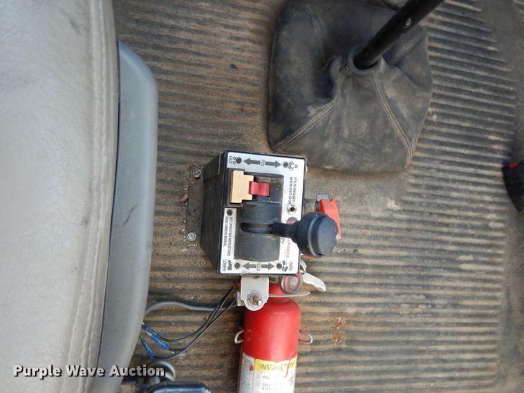 image for item DJ6687 2007 Freightliner Columbia 120  semi truck