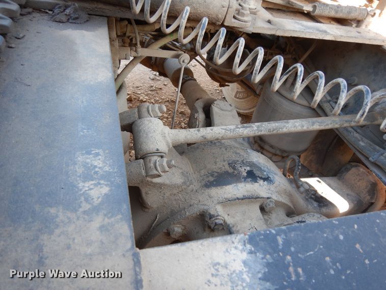 image for item DJ6687 2007 Freightliner Columbia 120  semi truck