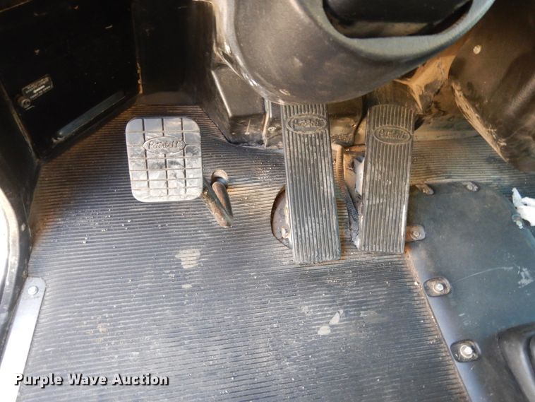 image for item DJ6688 2009 Peterbilt 340  dump truck