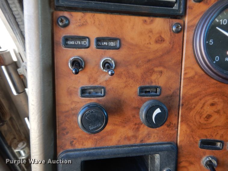 image for item DJ6688 2009 Peterbilt 340  dump truck