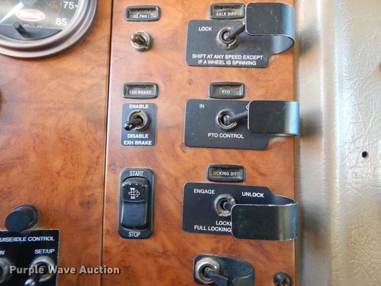 image for item DJ6688 2009 Peterbilt 340  dump truck