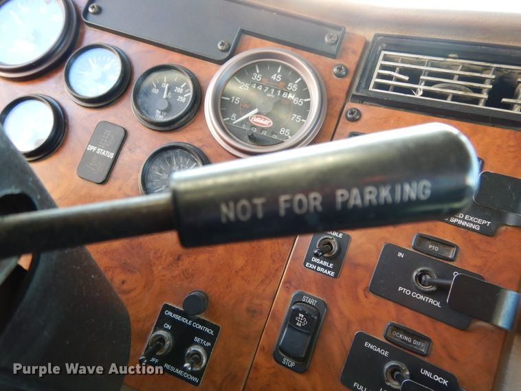 image for item DJ6688 2009 Peterbilt 340  dump truck