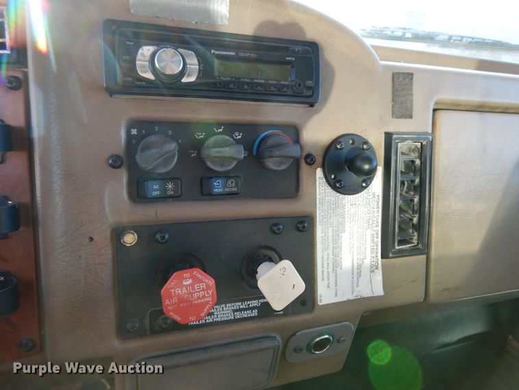 image for item DJ6688 2009 Peterbilt 340  dump truck