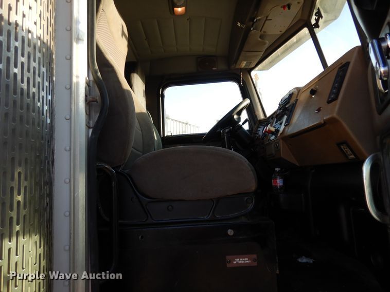 image for item DJ6688 2009 Peterbilt 340  dump truck