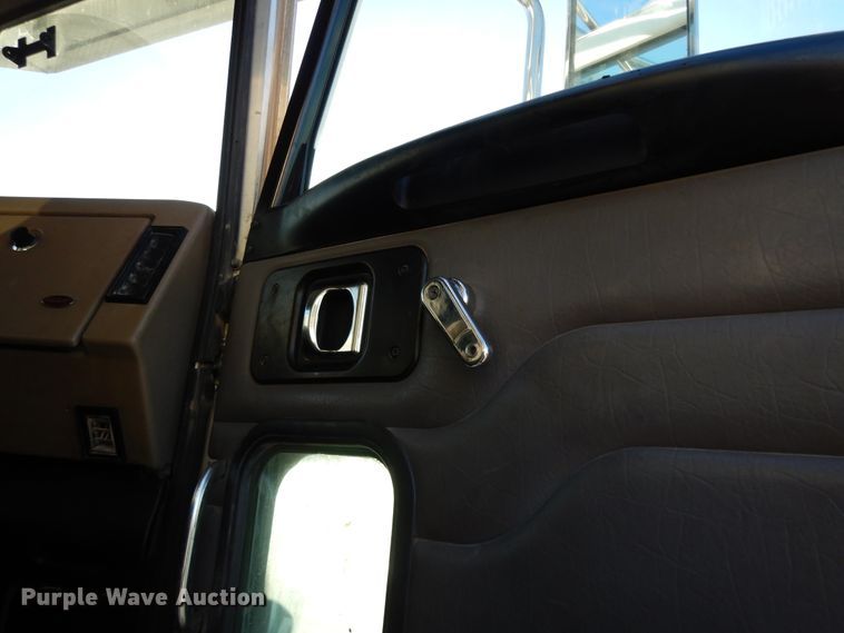 image for item DJ6688 2009 Peterbilt 340  dump truck