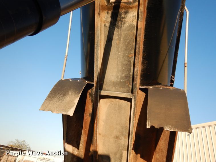 image for item DJ6688 2009 Peterbilt 340  dump truck