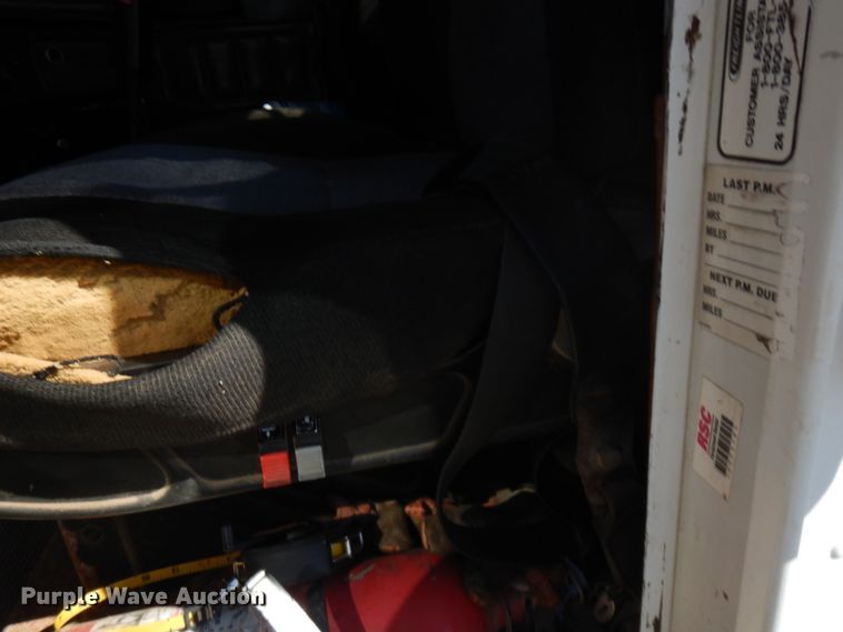 image for item DJ6717 2003 Freightliner FLD120SD  semi truck