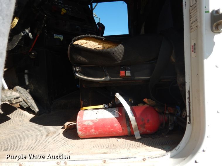 image for item DJ6717 2003 Freightliner FLD120SD  semi truck