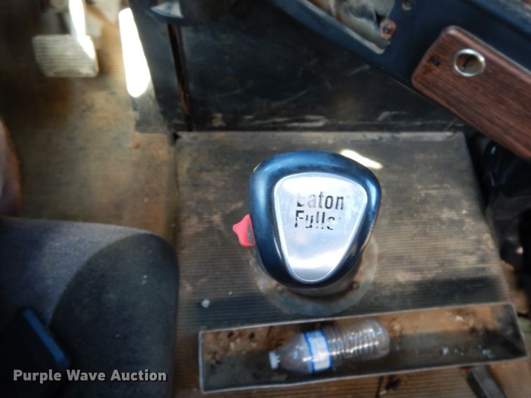 image for item DJ6717 2003 Freightliner FLD120SD  semi truck