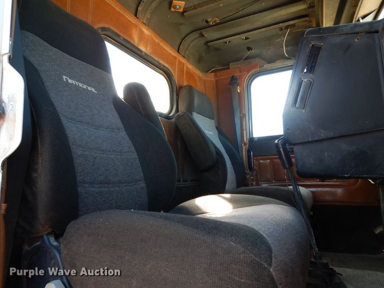 image for item DJ6717 2003 Freightliner FLD120SD  semi truck