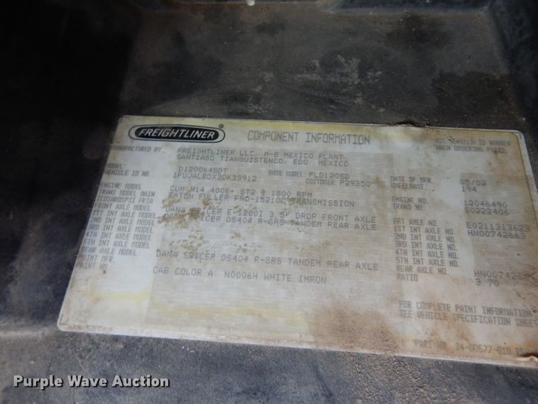 image for item DJ6717 2003 Freightliner FLD120SD  semi truck