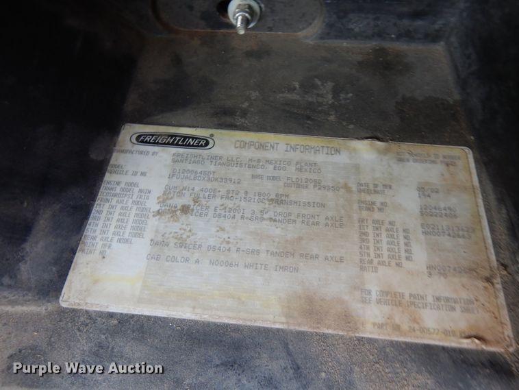 image for item DJ6717 2003 Freightliner FLD120SD  semi truck