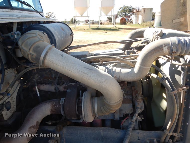 image for item DJ6717 2003 Freightliner FLD120SD  semi truck