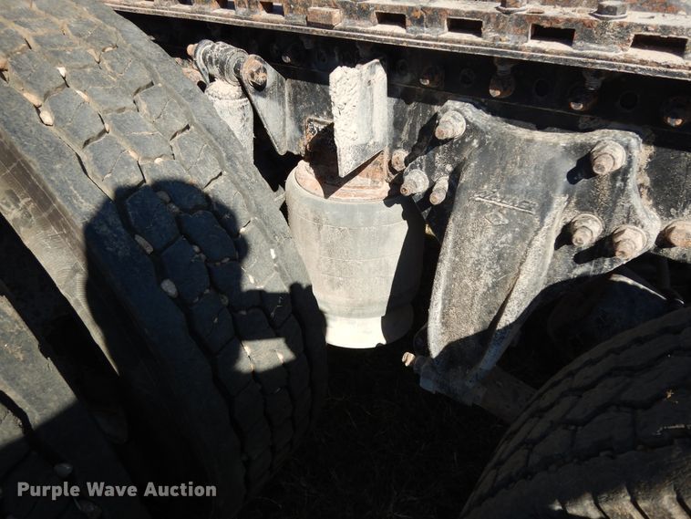 image for item DJ6717 2003 Freightliner FLD120SD  semi truck