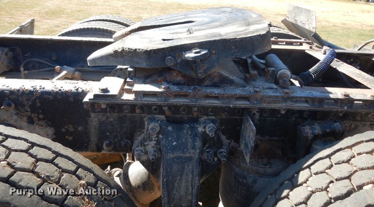 image for item DJ6717 2003 Freightliner FLD120SD  semi truck