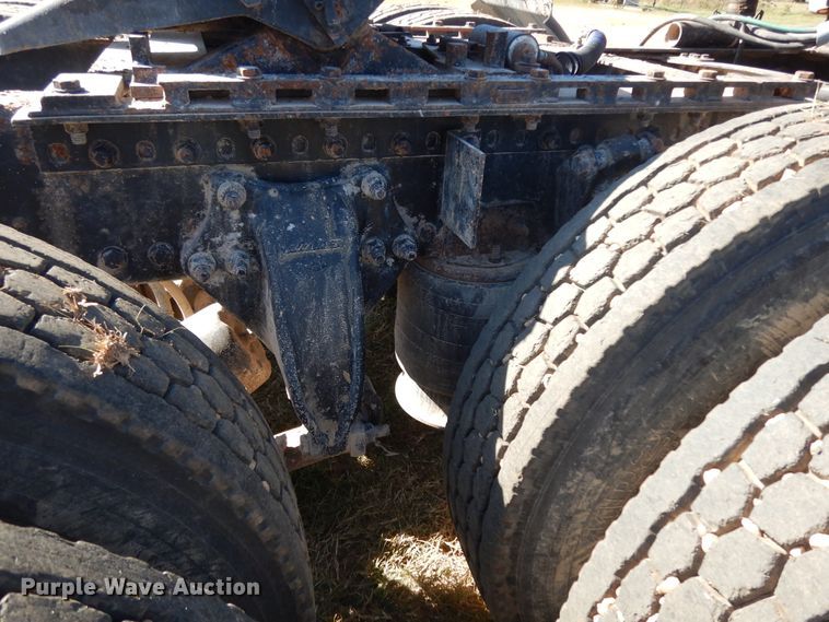 image for item DJ6717 2003 Freightliner FLD120SD  semi truck