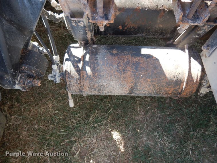 image for item DJ6717 2003 Freightliner FLD120SD  semi truck