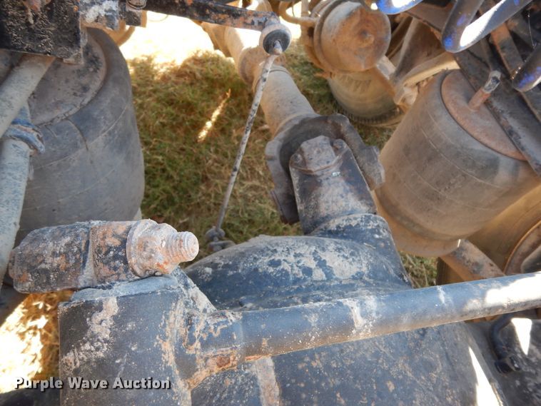 image for item DJ6717 2003 Freightliner FLD120SD  semi truck