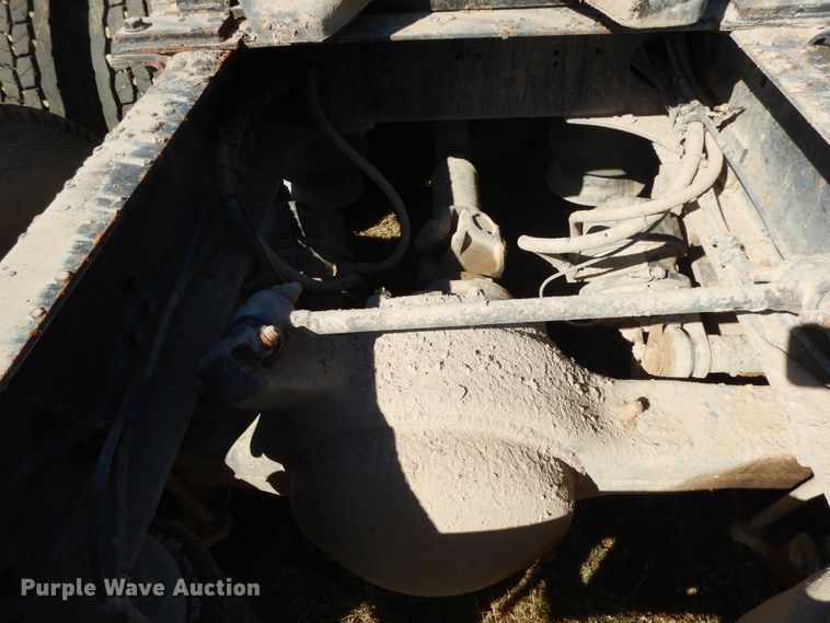 image for item DJ6717 2003 Freightliner FLD120SD  semi truck