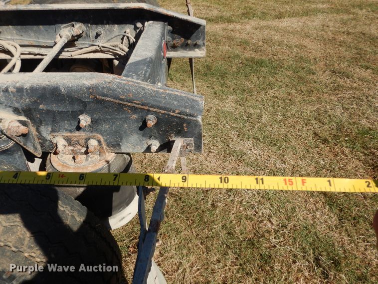 image for item DJ6717 2003 Freightliner FLD120SD  semi truck