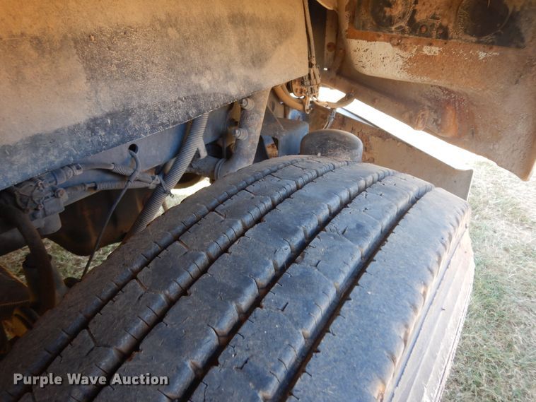 image for item DJ6717 2003 Freightliner FLD120SD  semi truck