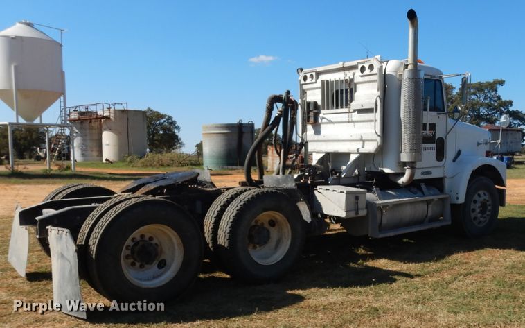 image for item DJ6718 2002 Freightliner FLD120SD  semi truck