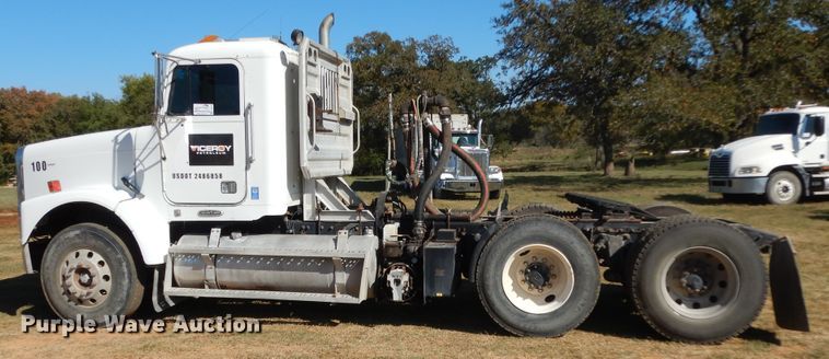 image for item DJ6718 2002 Freightliner FLD120SD  semi truck