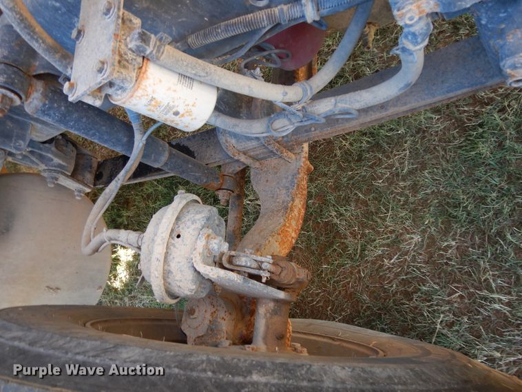 image for item DJ6718 2002 Freightliner FLD120SD  semi truck