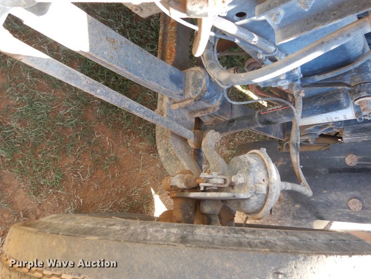 image for item DJ6718 2002 Freightliner FLD120SD  semi truck