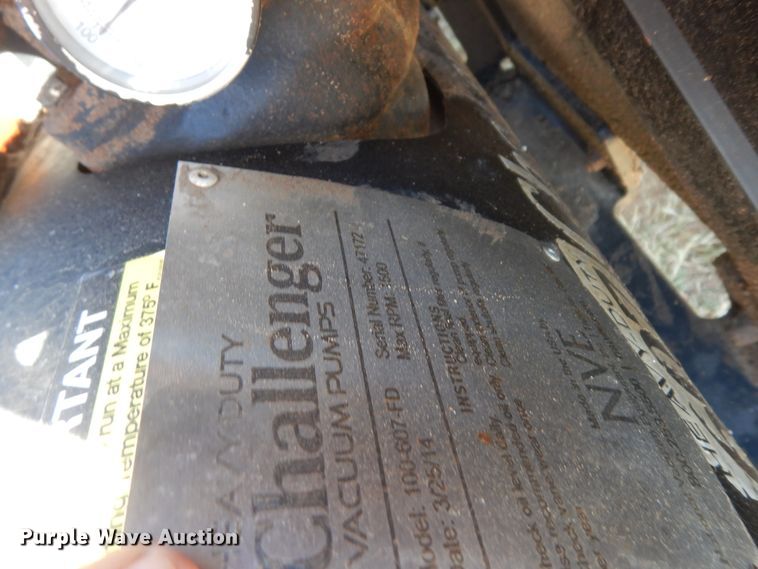 image for item DJ6718 2002 Freightliner FLD120SD  semi truck