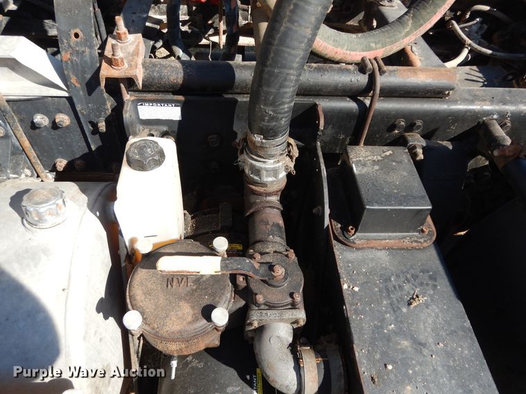 image for item DJ6718 2002 Freightliner FLD120SD  semi truck