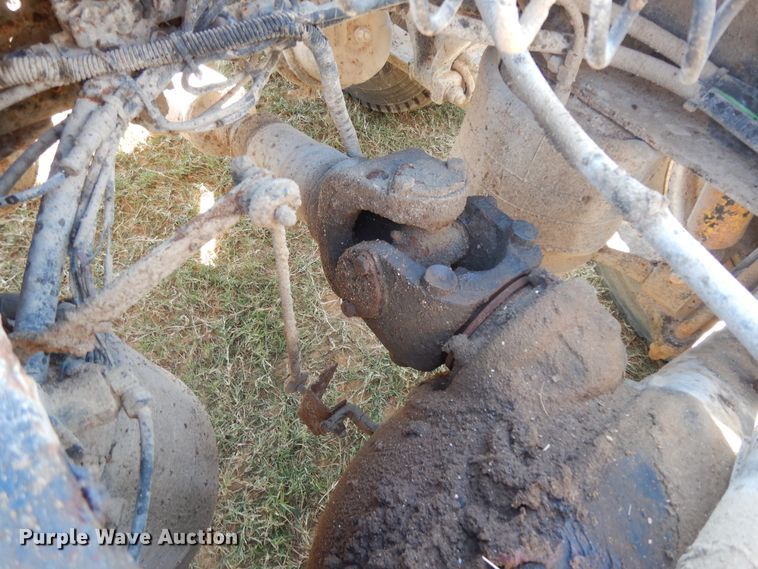 image for item DJ6718 2002 Freightliner FLD120SD  semi truck