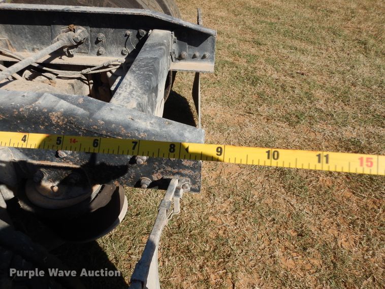 image for item DJ6718 2002 Freightliner FLD120SD  semi truck