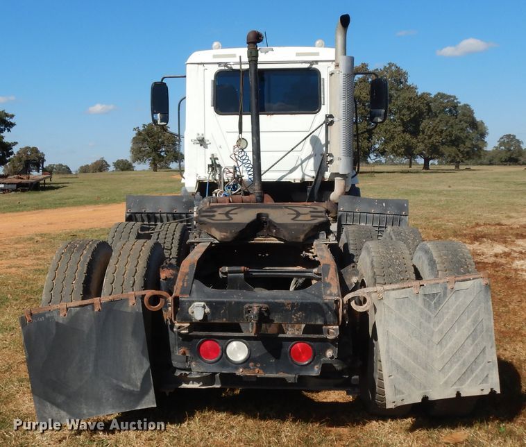 image for item DJ6719 2007 Mack CXN  semi truck