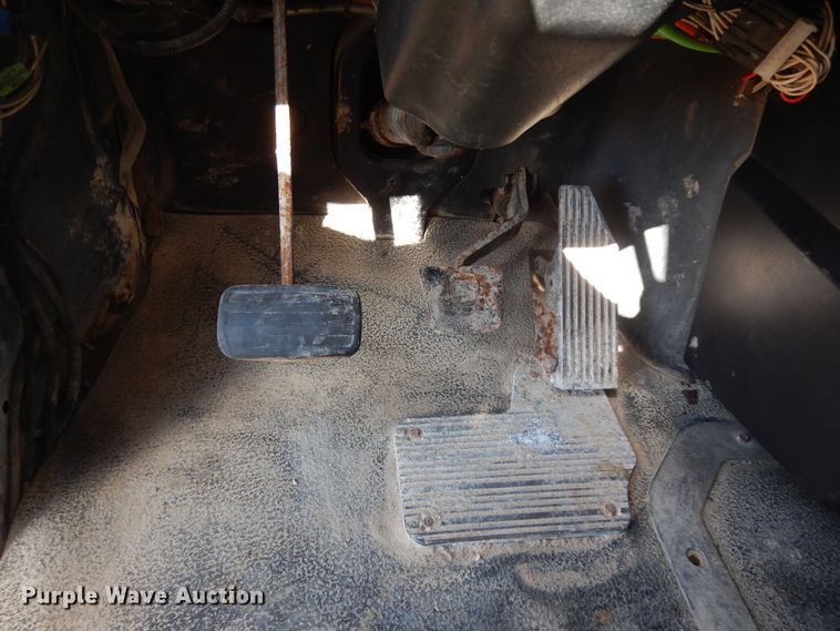 image for item DJ6719 2007 Mack CXN  semi truck