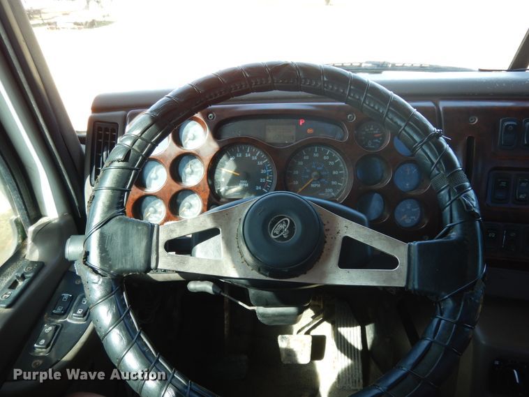 image for item DJ6719 2007 Mack CXN  semi truck