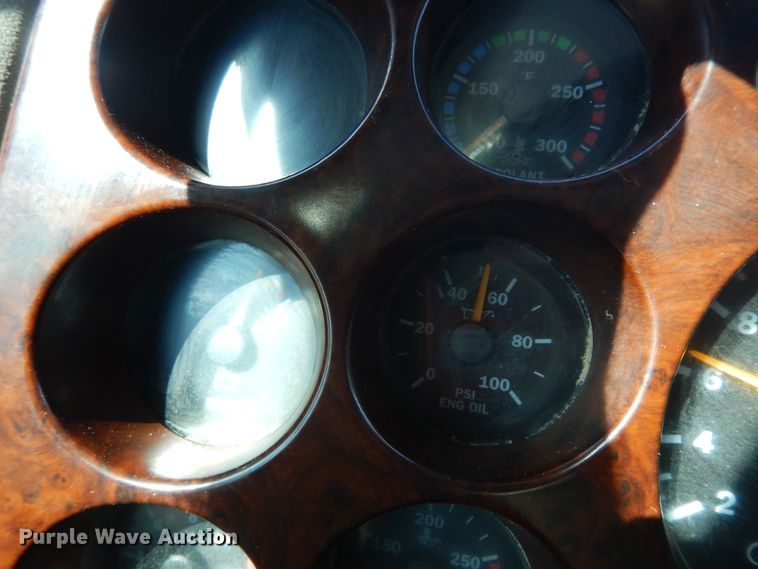 image for item DJ6719 2007 Mack CXN  semi truck