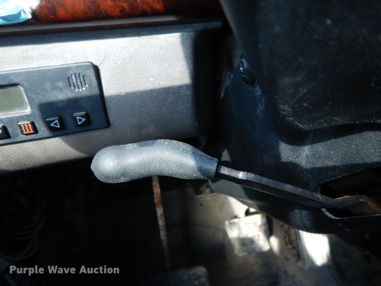 image for item DJ6719 2007 Mack CXN  semi truck