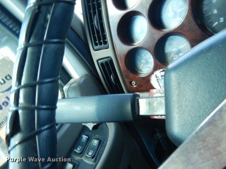 image for item DJ6719 2007 Mack CXN  semi truck