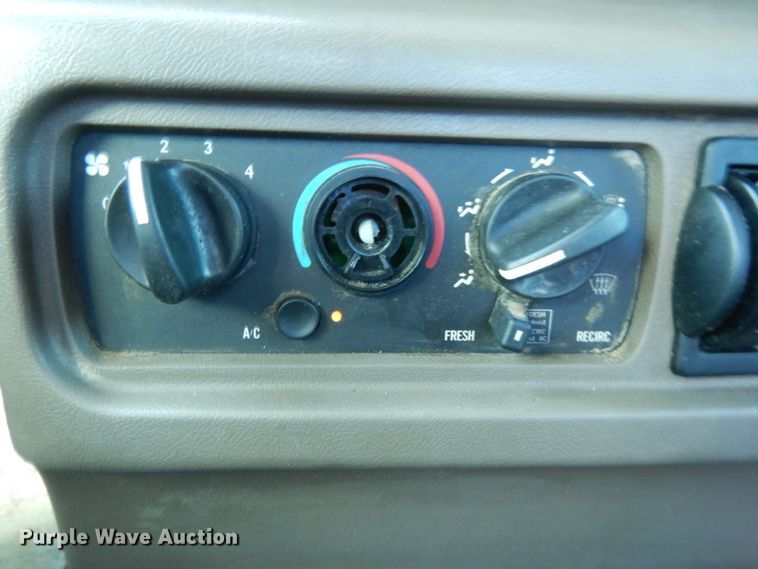 image for item DJ6719 2007 Mack CXN  semi truck