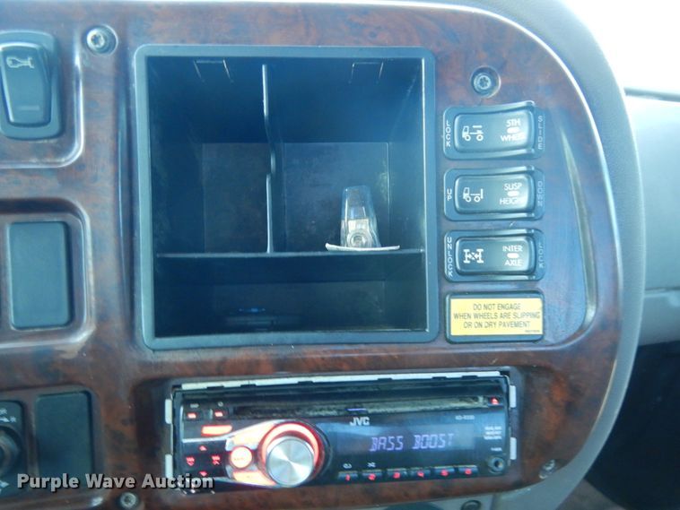 image for item DJ6719 2007 Mack CXN  semi truck