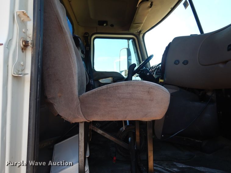 image for item DJ6719 2007 Mack CXN  semi truck