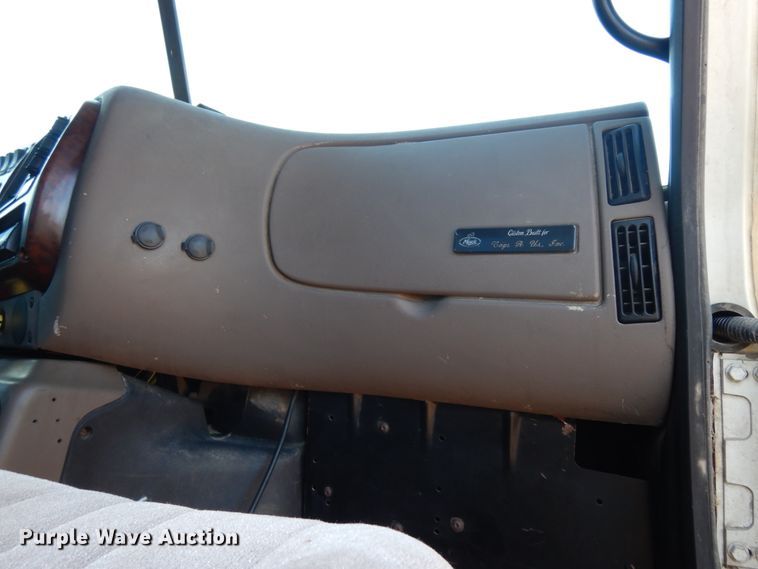 image for item DJ6719 2007 Mack CXN  semi truck