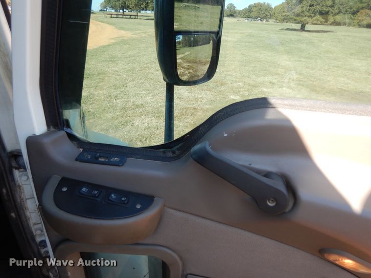 image for item DJ6719 2007 Mack CXN  semi truck