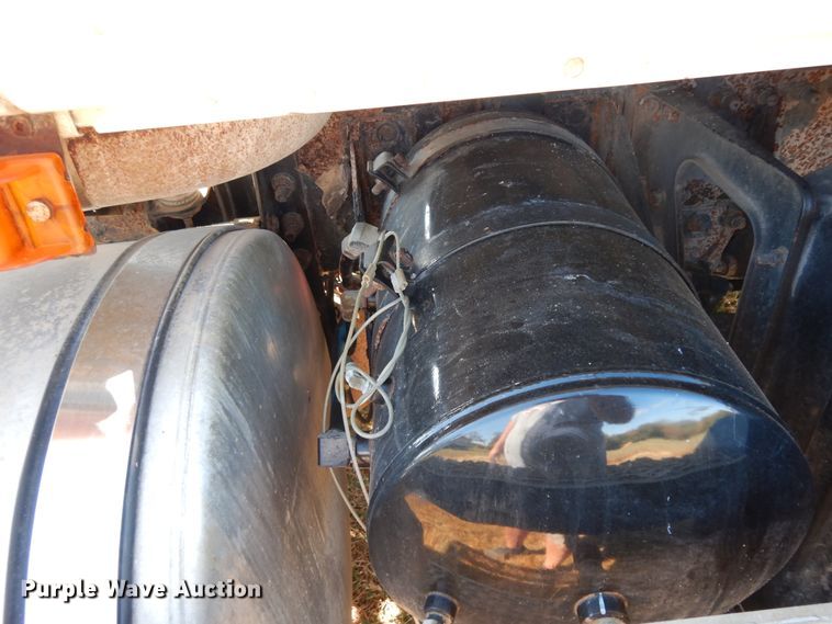 image for item DJ6719 2007 Mack CXN  semi truck