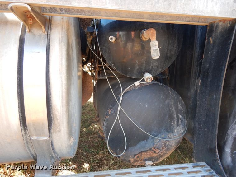 image for item DJ6719 2007 Mack CXN  semi truck