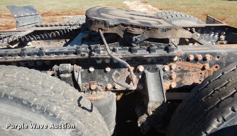 image for item DJ6719 2007 Mack CXN  semi truck