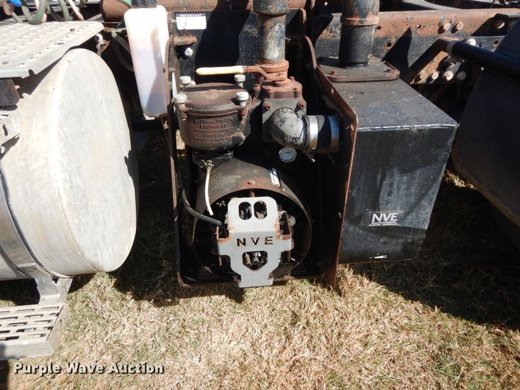 image for item DJ6719 2007 Mack CXN  semi truck