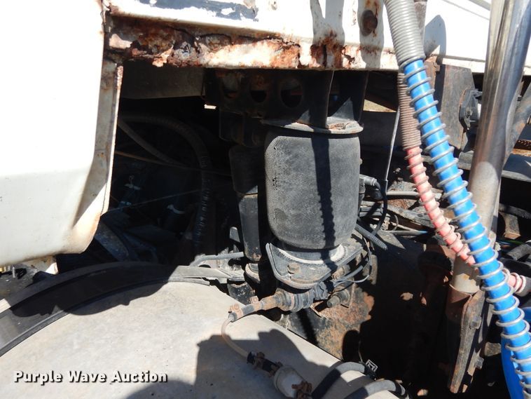 image for item DJ6719 2007 Mack CXN  semi truck